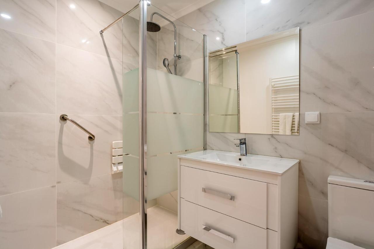 Stylish Apartment With Balcony And Amazing Views Over Funchal And The Sea Exteriör bild